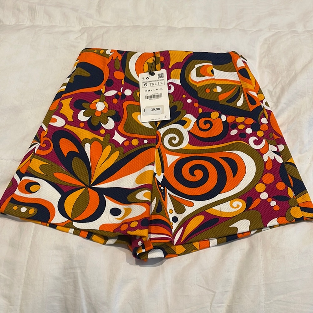 With tags Zara shorts
